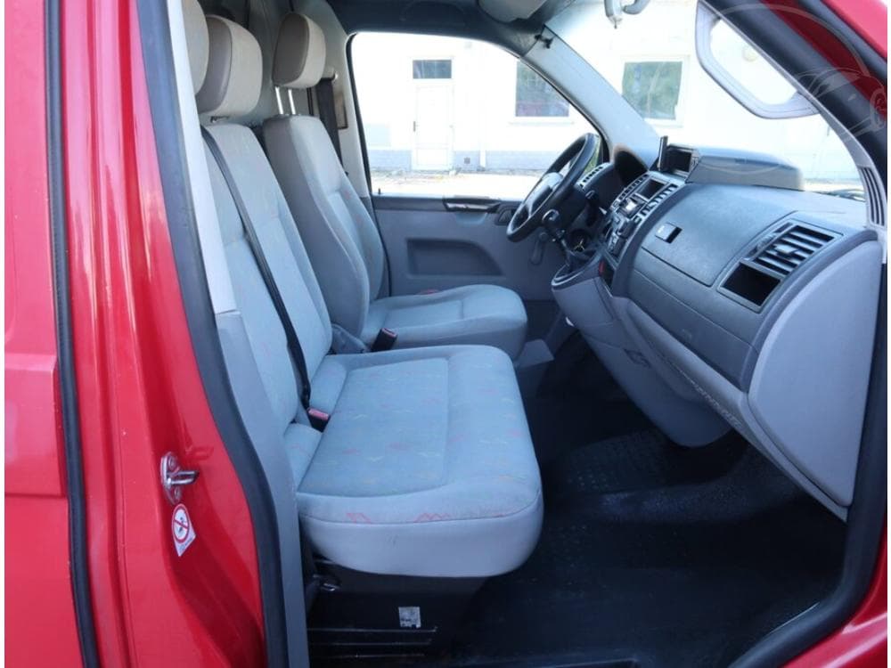 2004 Volkswagen TRANSPORTER - 9