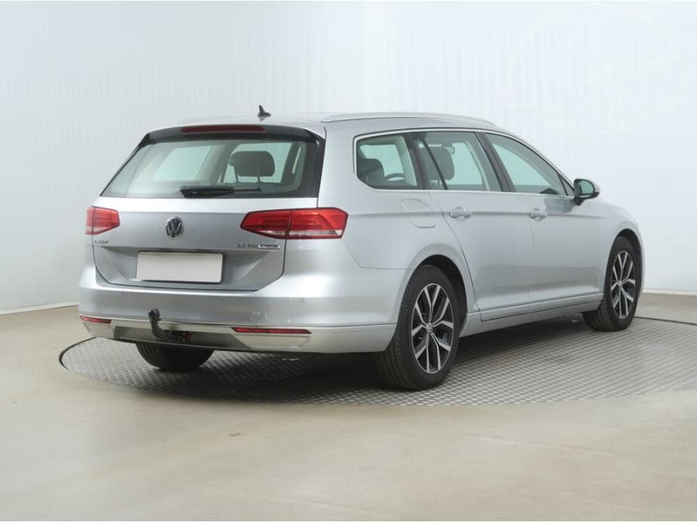 2014 Volkswagen PASSAT - 9
