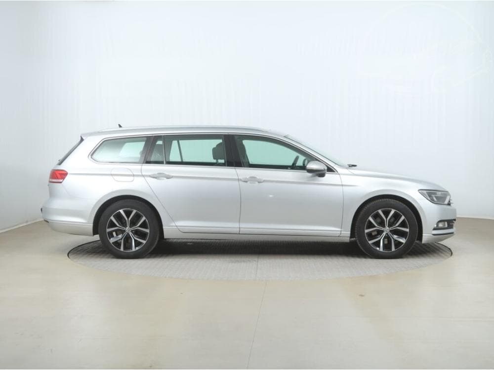 2014 Volkswagen PASSAT - 11