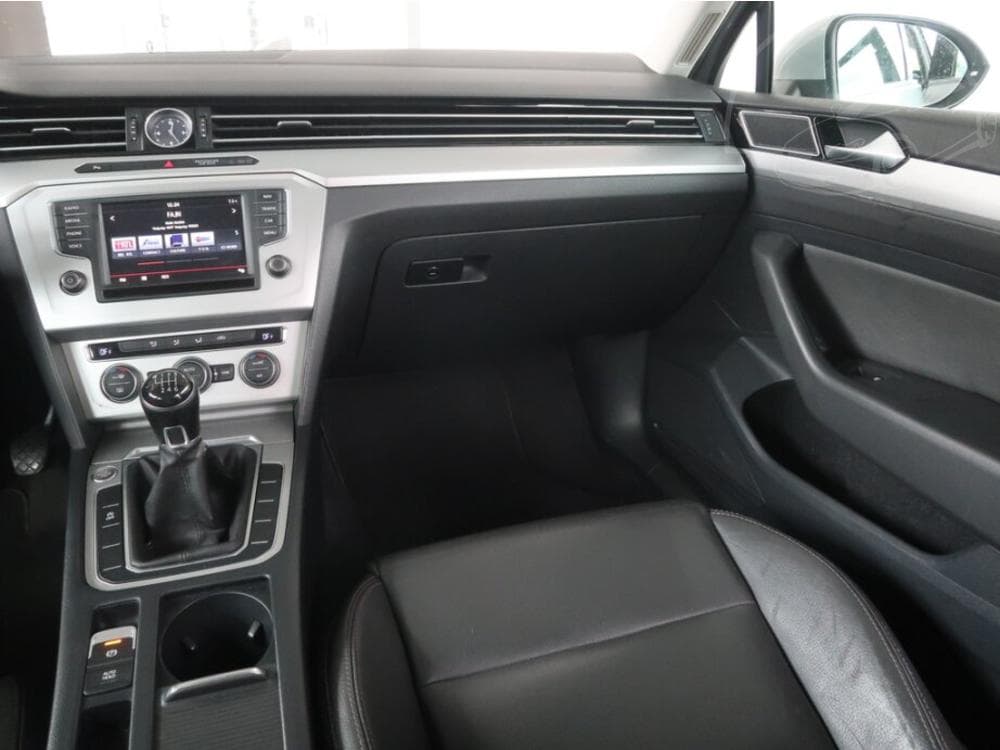 2014 Volkswagen PASSAT - 15