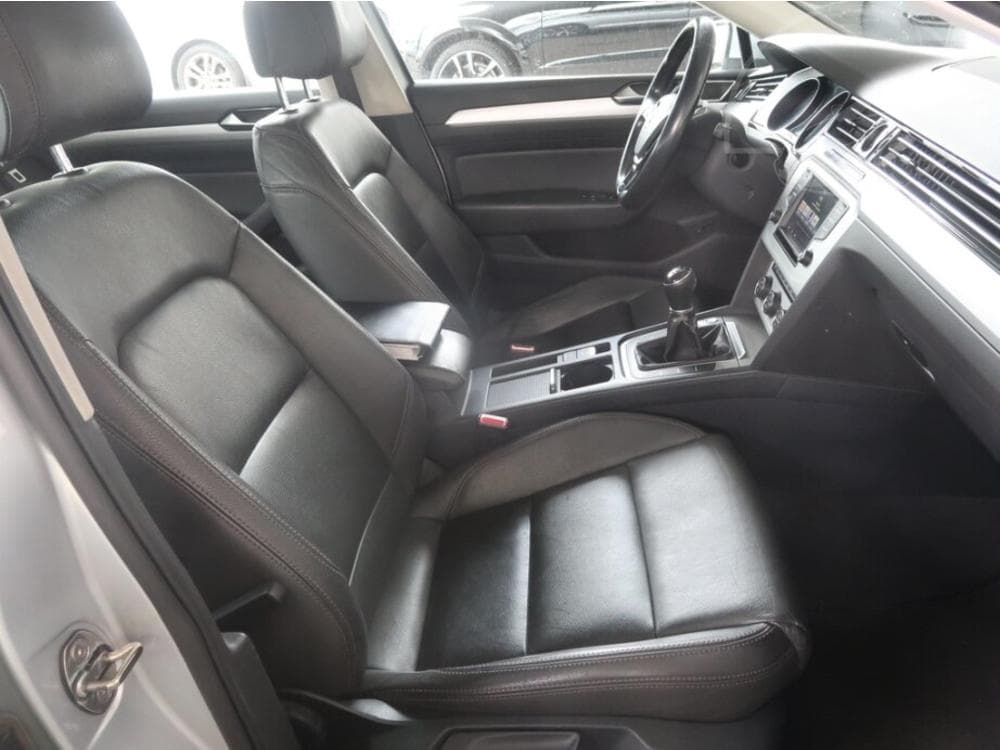 2014 Volkswagen PASSAT - 17