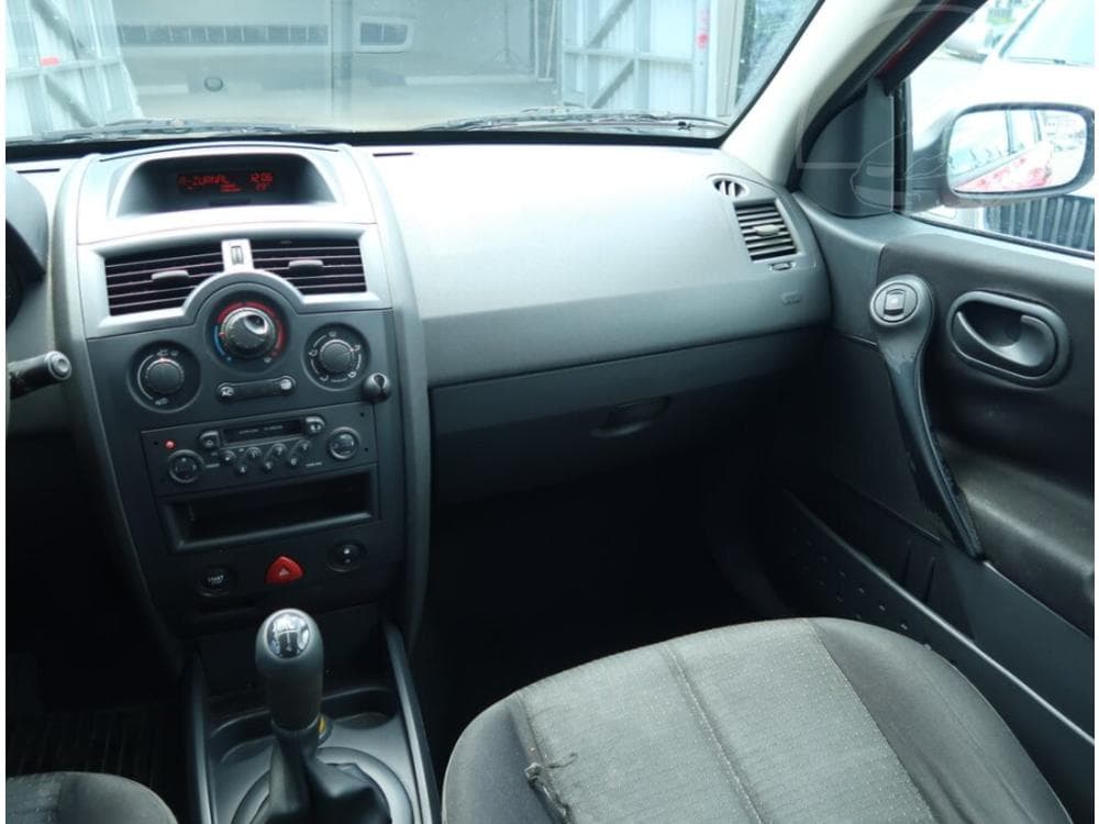 2004 Renault MEGANE - 8