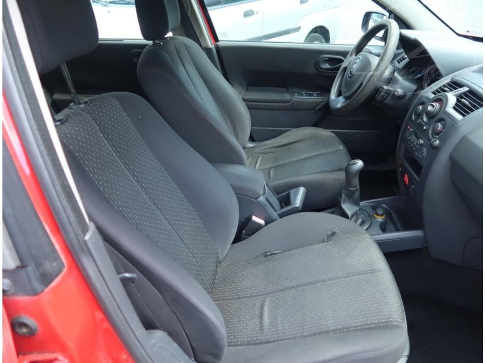 2004 Renault MEGANE - 9