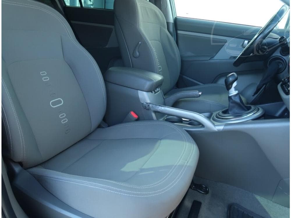 2010 Kia SPORTAGE - 17