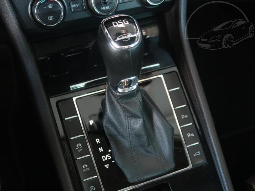 2015 Škoda SUPERB - 12