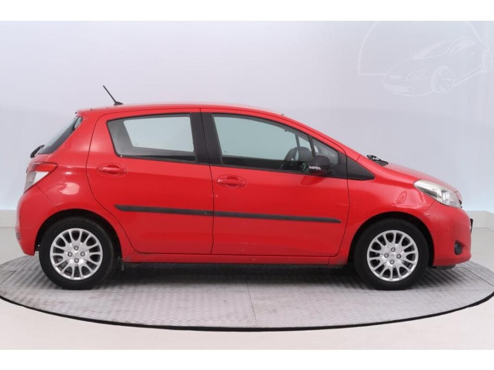 2012 Toyota YARIS - 6