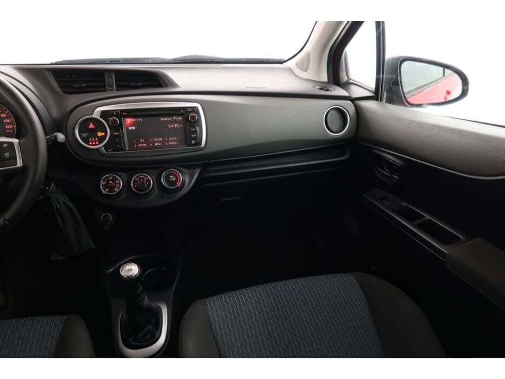 2012 Toyota YARIS - 8