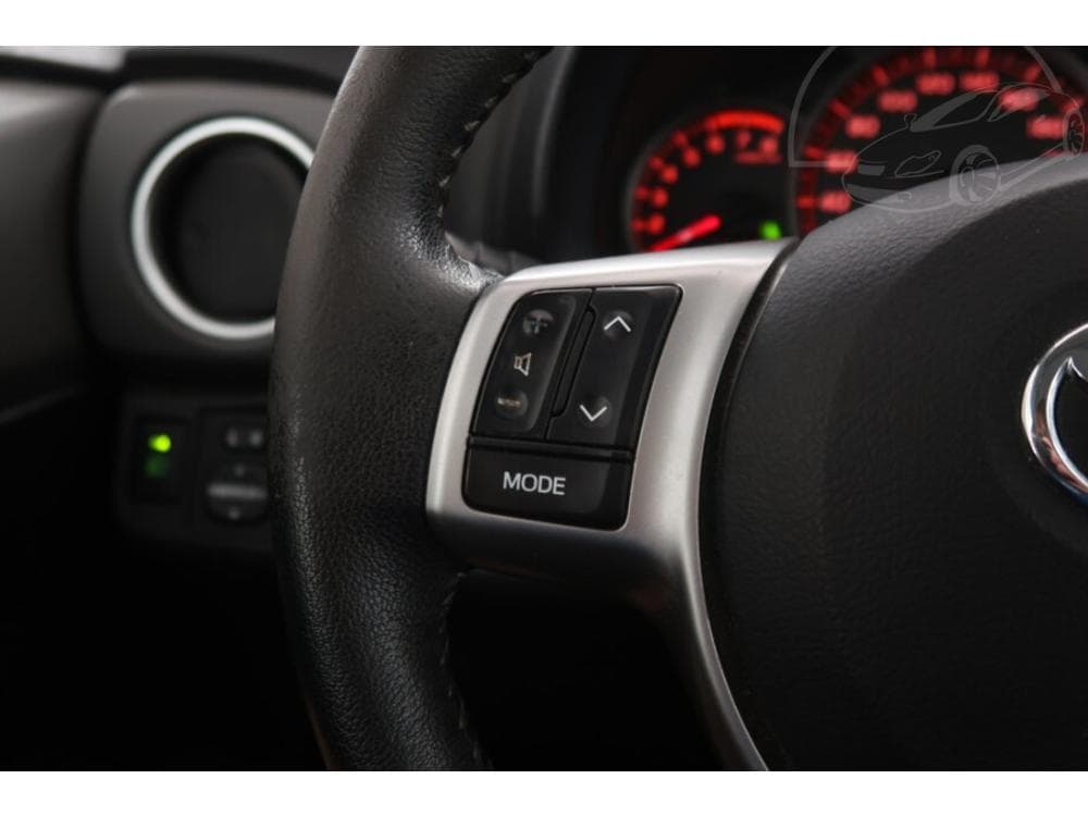 2012 Toyota YARIS - 15