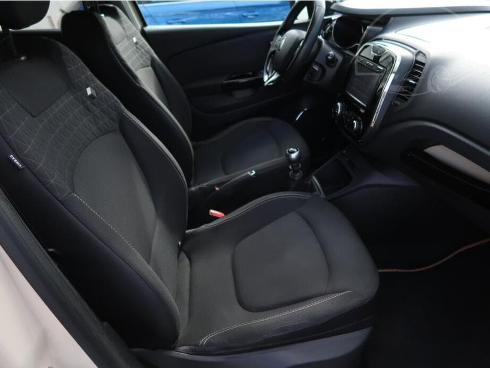 2016 Renault CAPTUR - 9