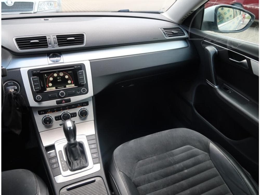 2014 Volkswagen PASSAT - 8