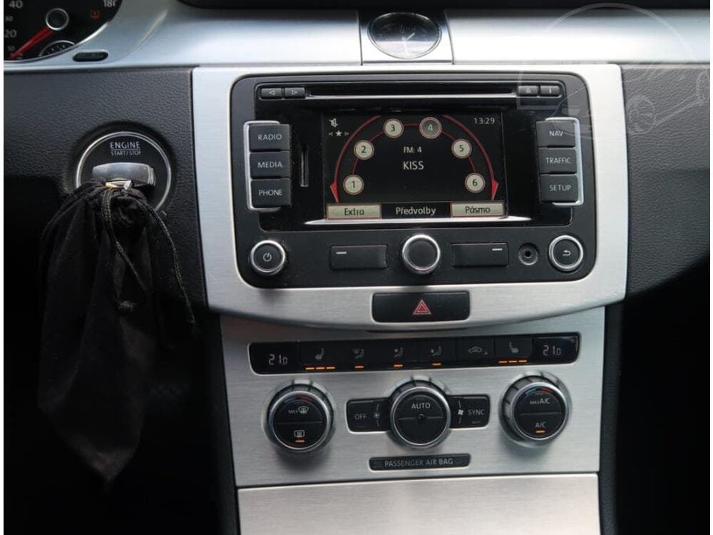2014 Volkswagen PASSAT - 12