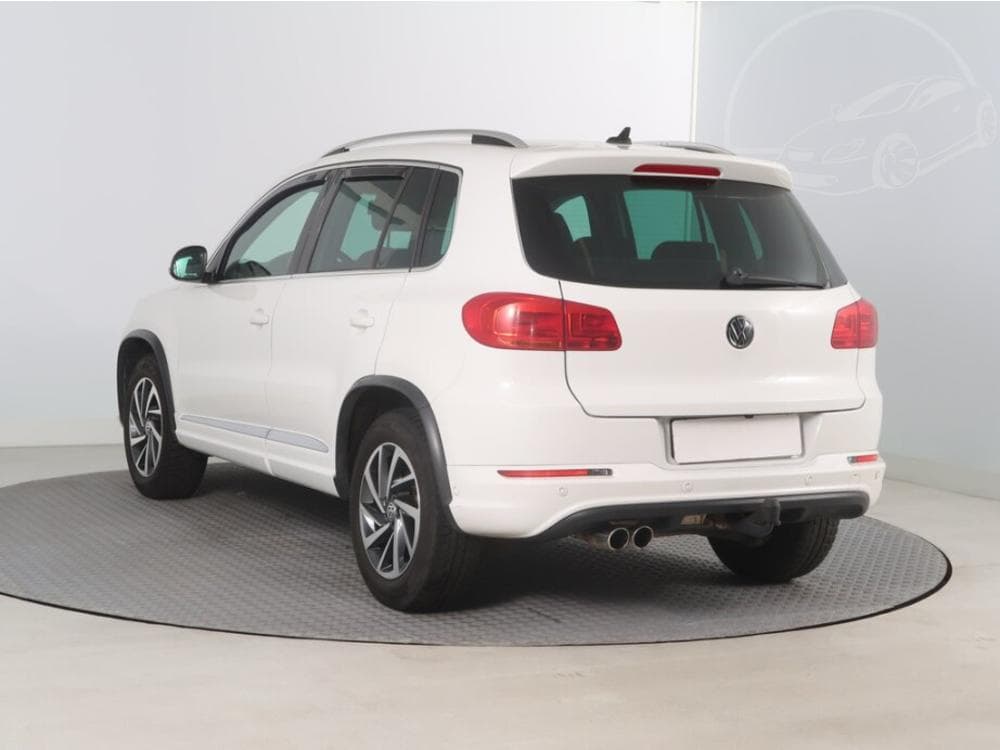 2012 Volkswagen TIGUAN - 4