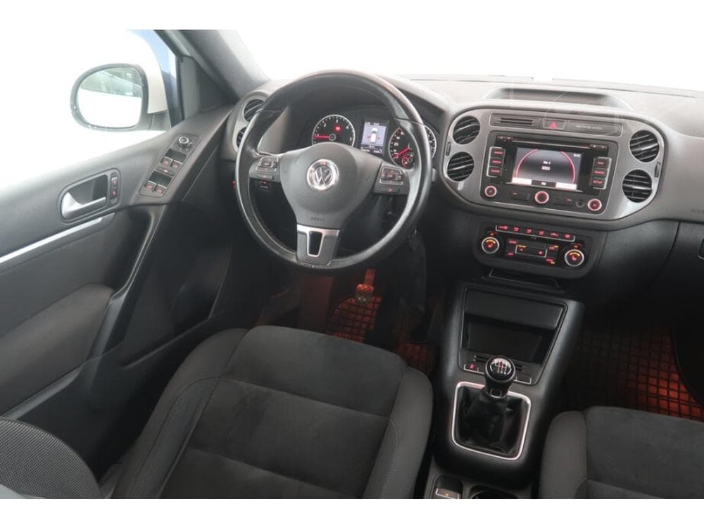 2012 Volkswagen TIGUAN - 7