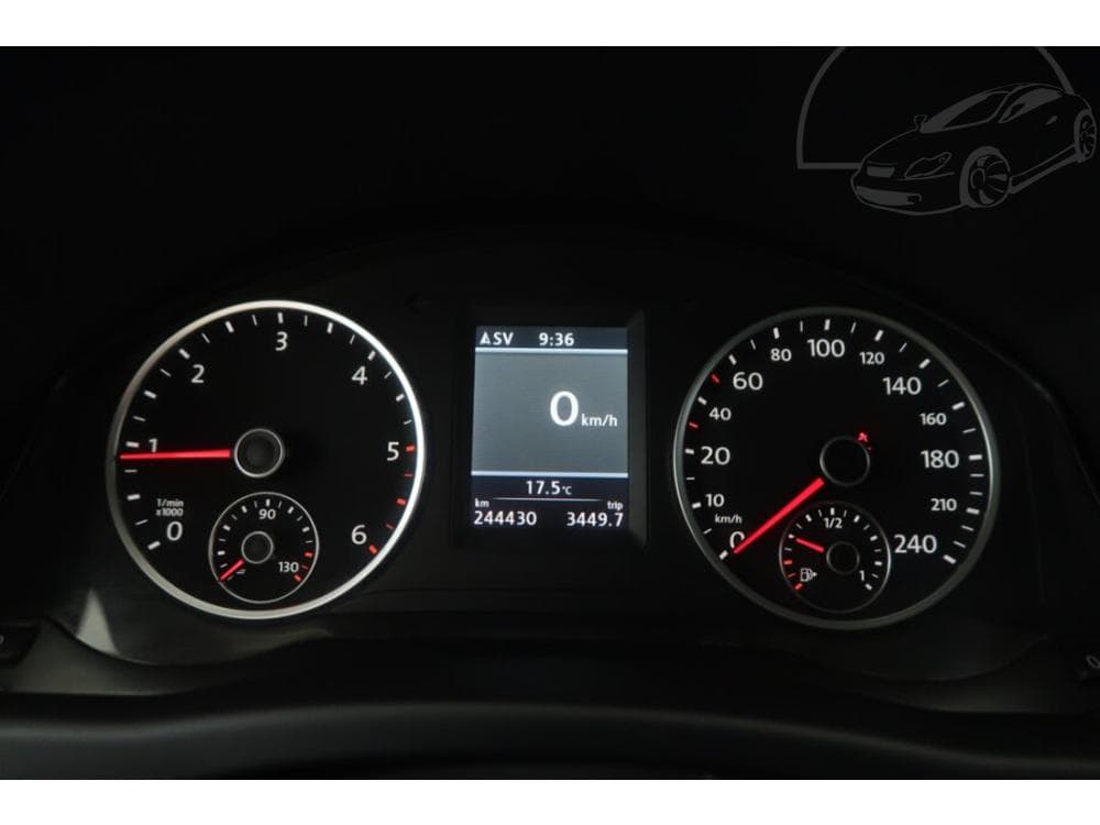 2012 Volkswagen TIGUAN - 11