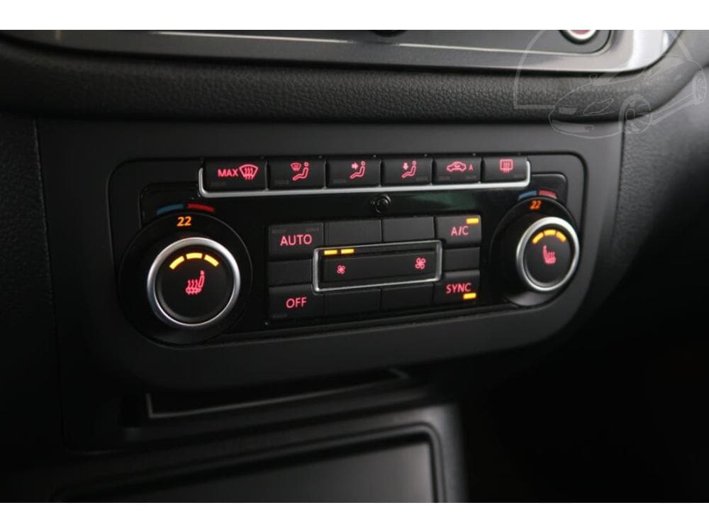 2012 Volkswagen TIGUAN - 15