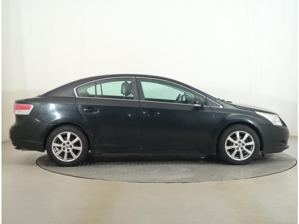 2010 Toyota AVENSIS - 16