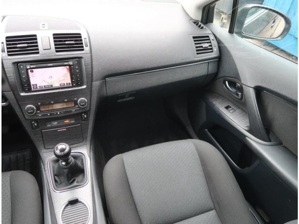 2010 Toyota AVENSIS - 22