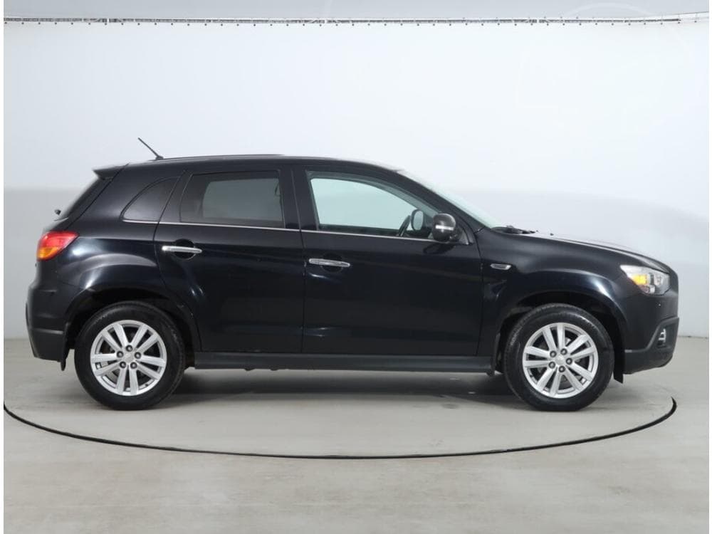 2011 Mitsubishi ASX - 11