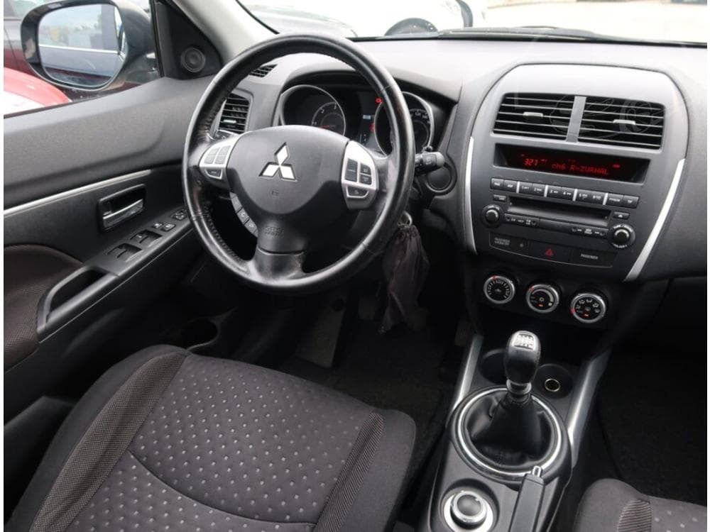 2011 Mitsubishi ASX - 13