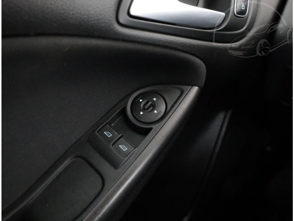 2016 Ford FOCUS - 12