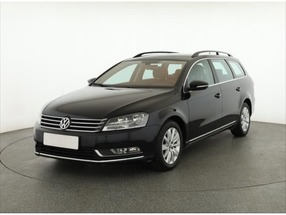 2011 Volkswagen PASSAT - 3