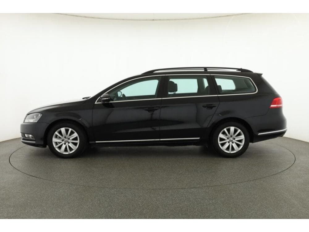 2011 Volkswagen PASSAT - 5