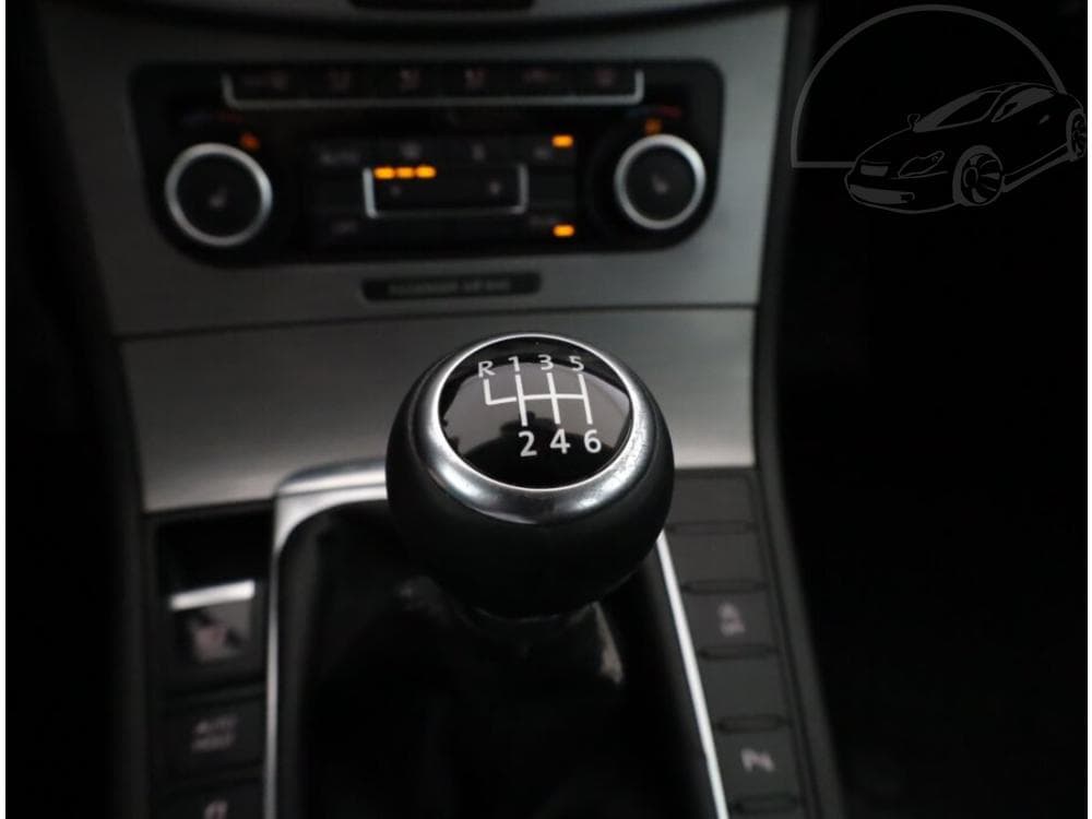 2011 Volkswagen PASSAT - 27