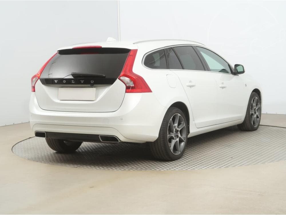 2015 Volvo V60 - 9