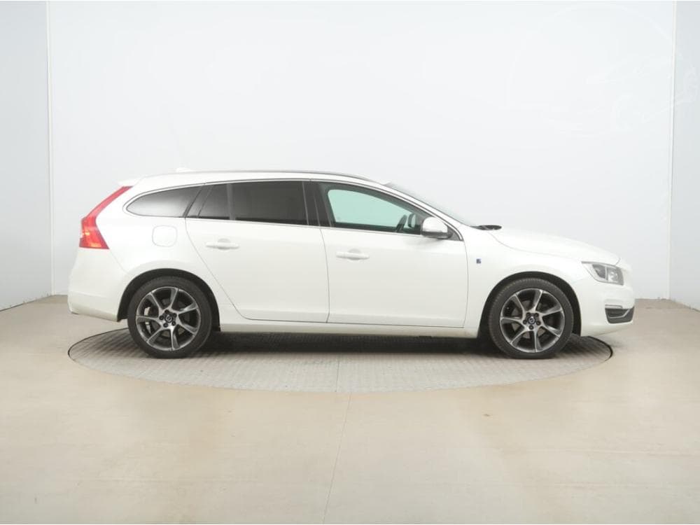 2015 Volvo V60 - 11