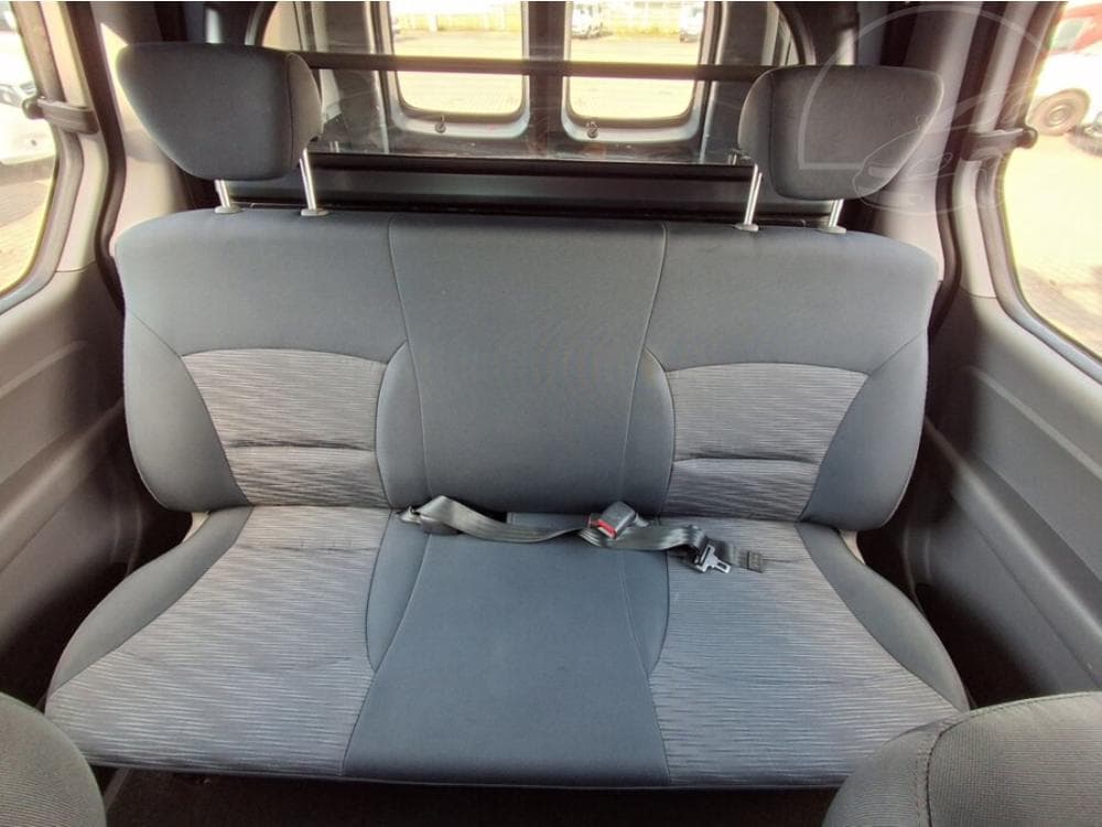 2011 Hyundai H-1 - 19
