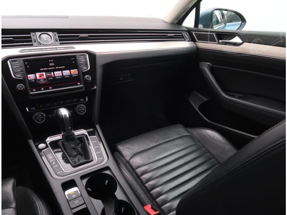 2015 Volkswagen PASSAT - 15