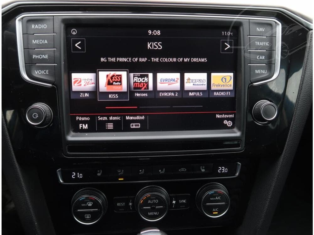 2015 Volkswagen PASSAT - 23