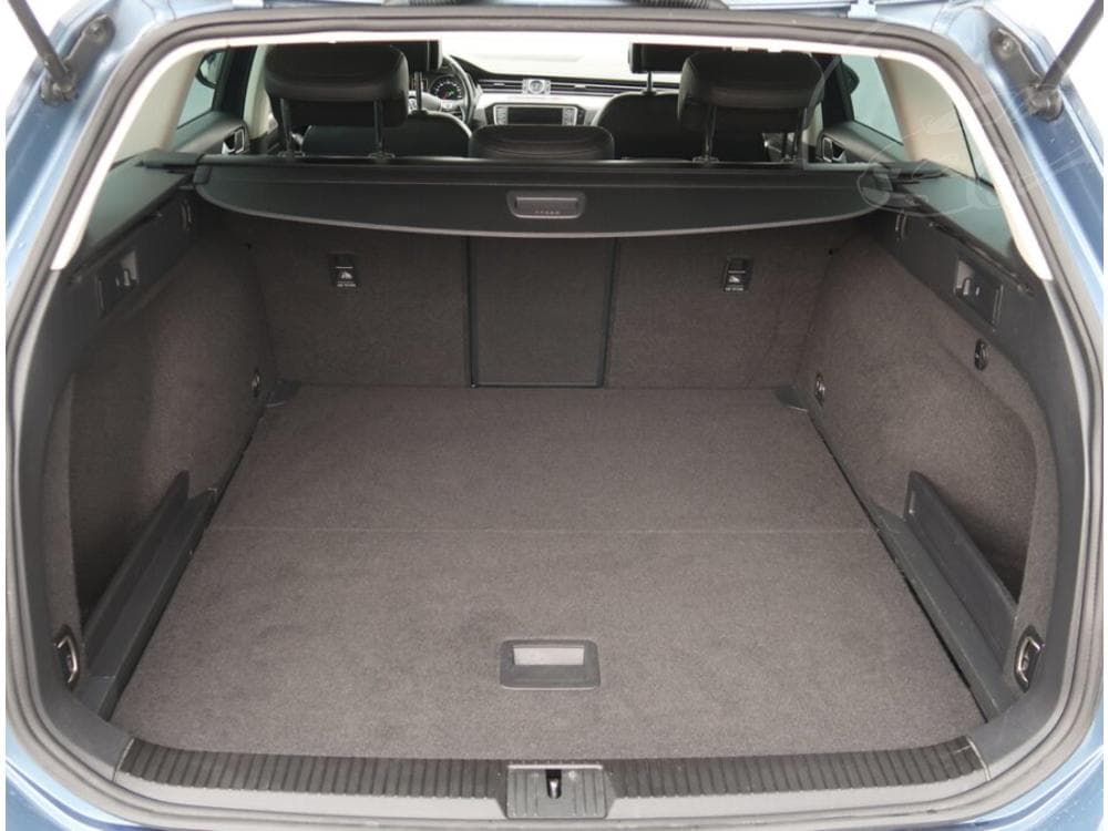 2015 Volkswagen PASSAT - 27