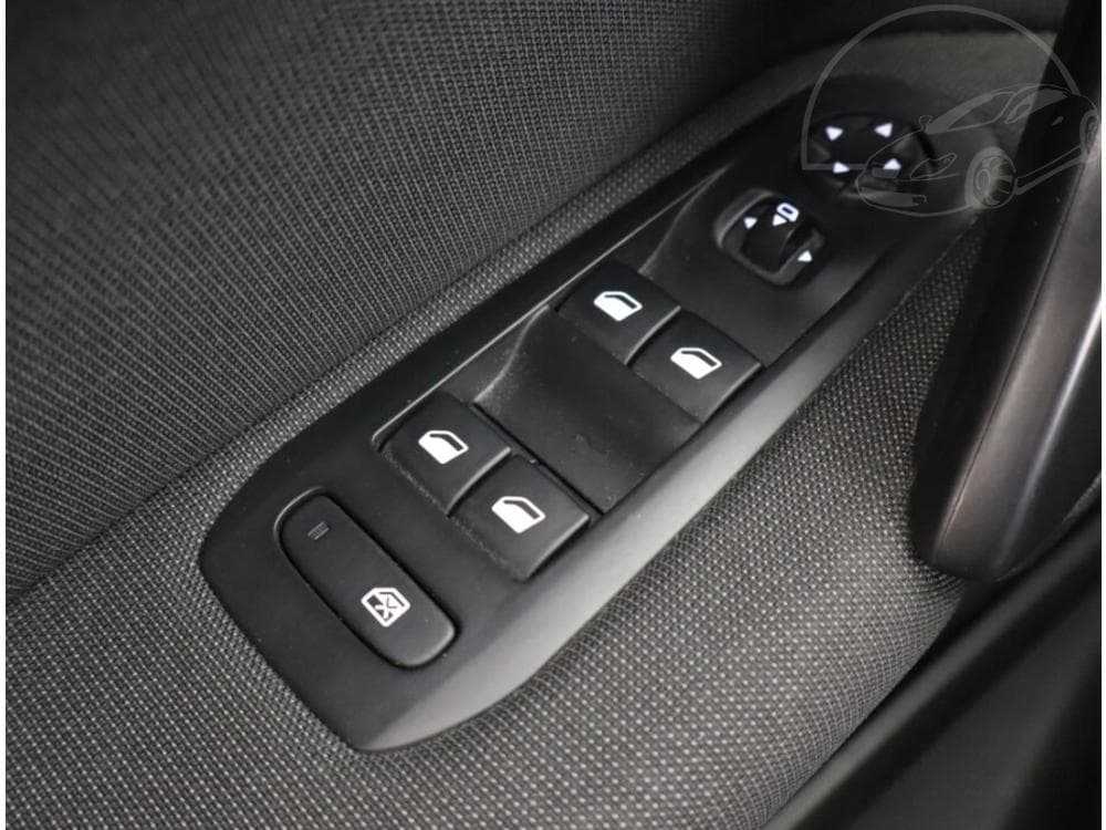 2017 Peugeot 308 - 27