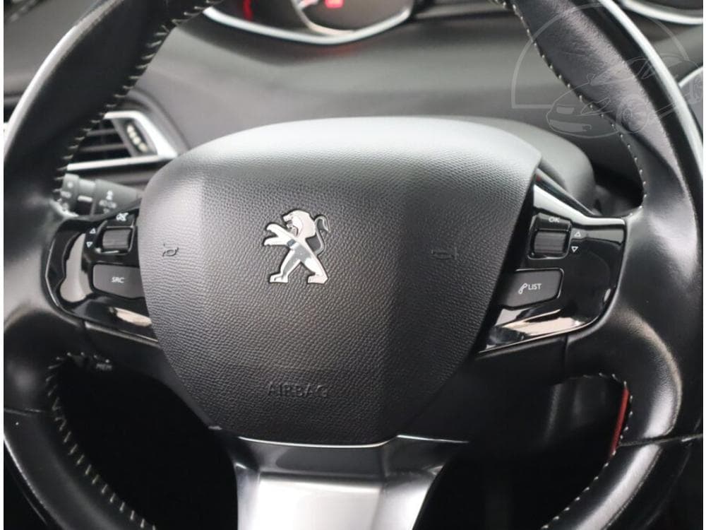 2017 Peugeot 308 - 29