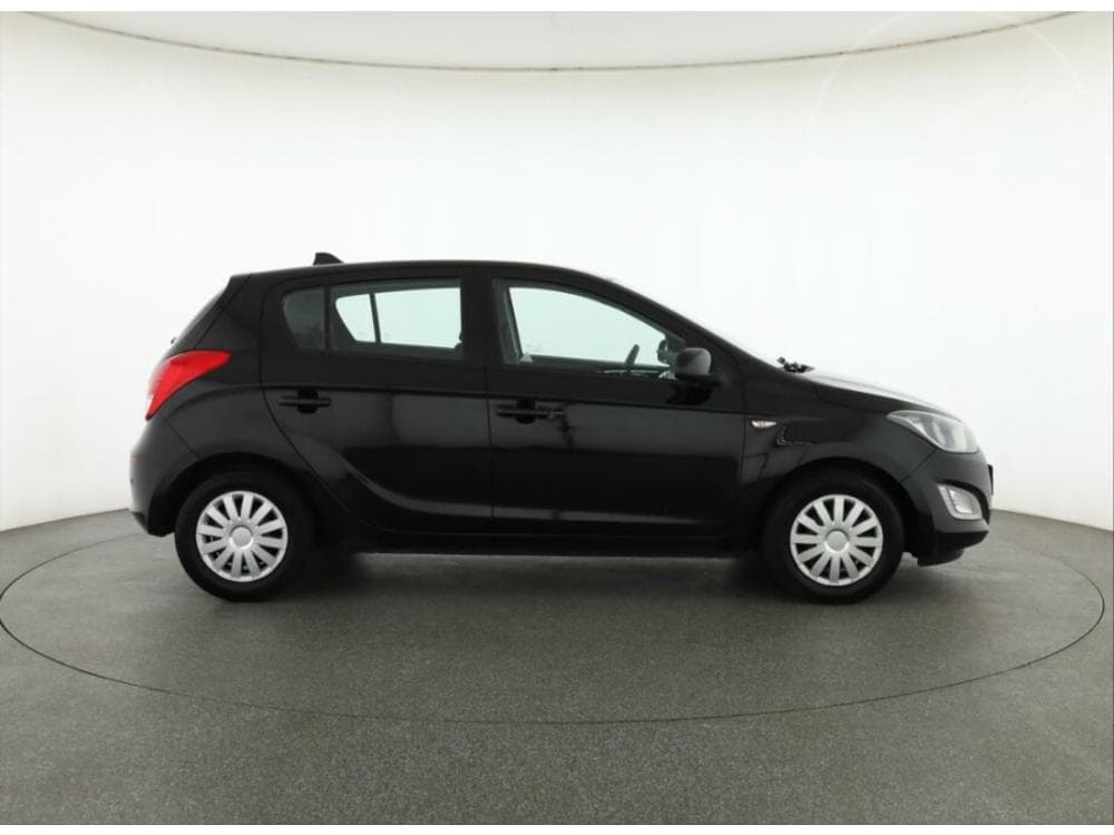 2013 Hyundai i20 - 6