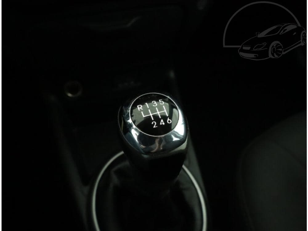 2013 Hyundai i20 - 11