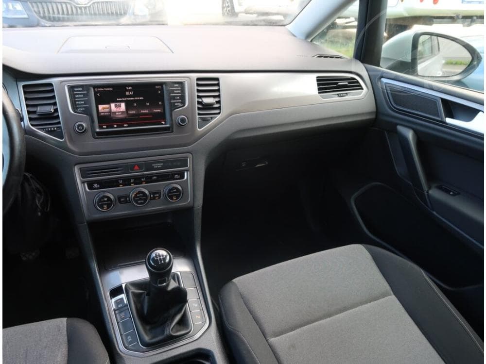 2015 Volkswagen GOLF - 15