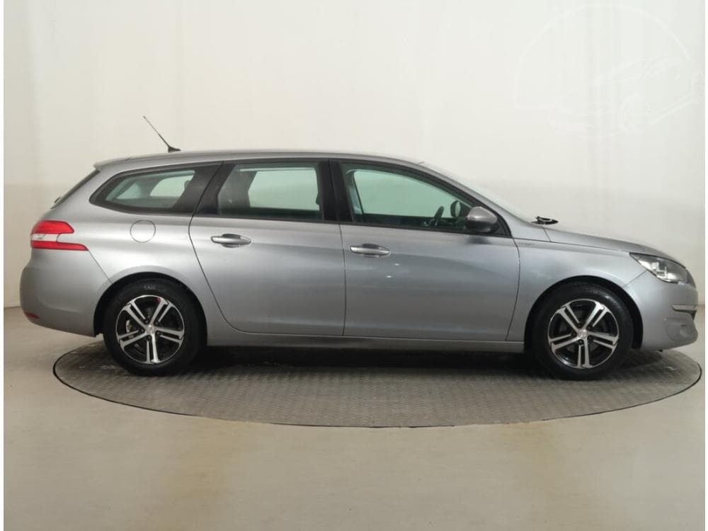 2017 Peugeot 308 - 11