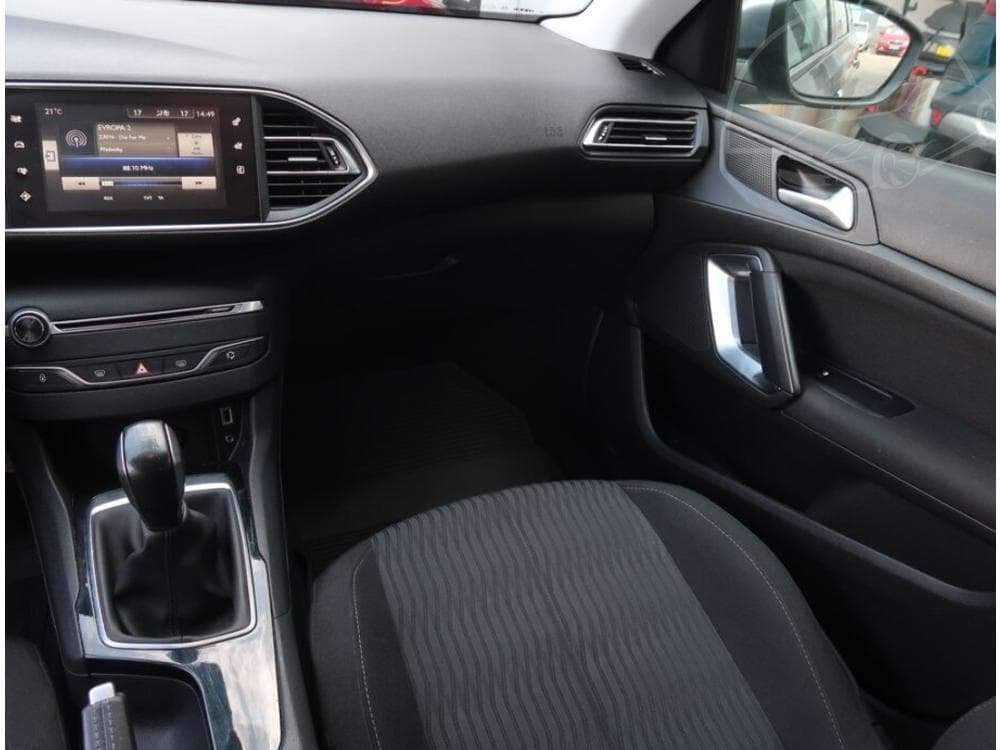 2017 Peugeot 308 - 15
