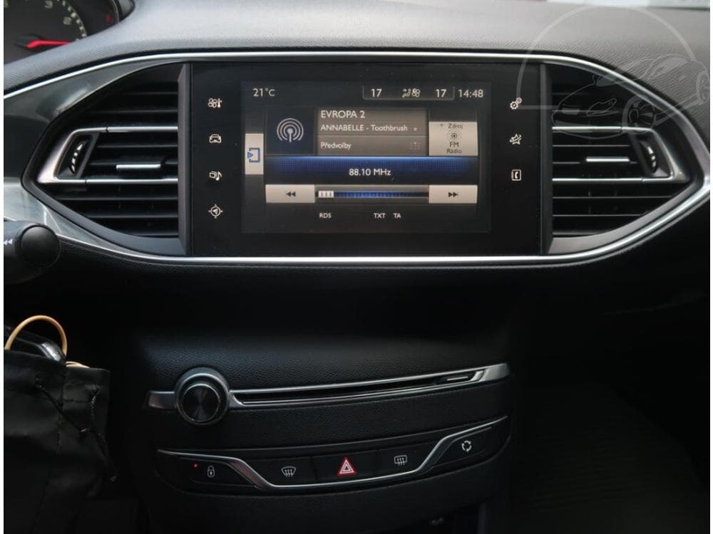 2017 Peugeot 308 - 23