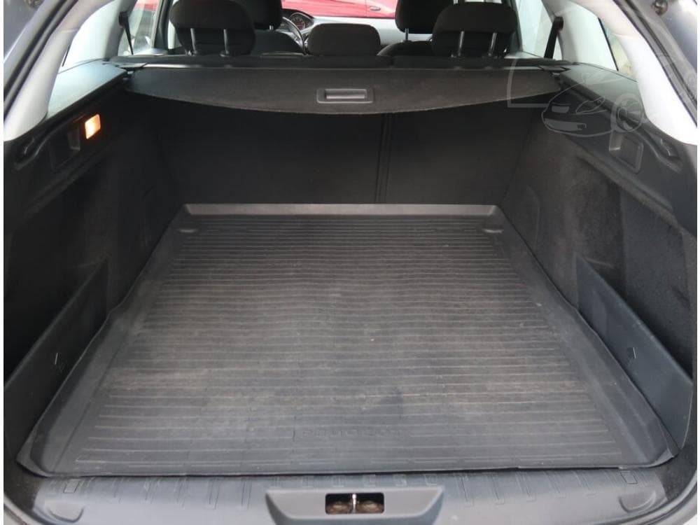 2017 Peugeot 308 - 27