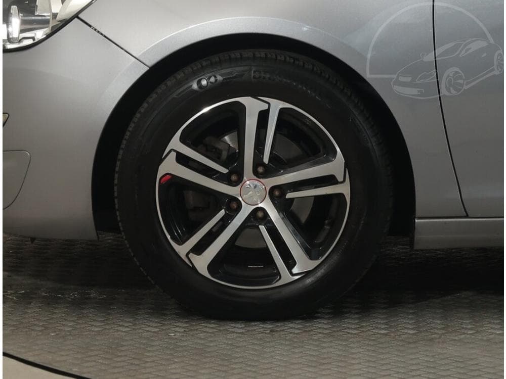 2017 Peugeot 308 - 29