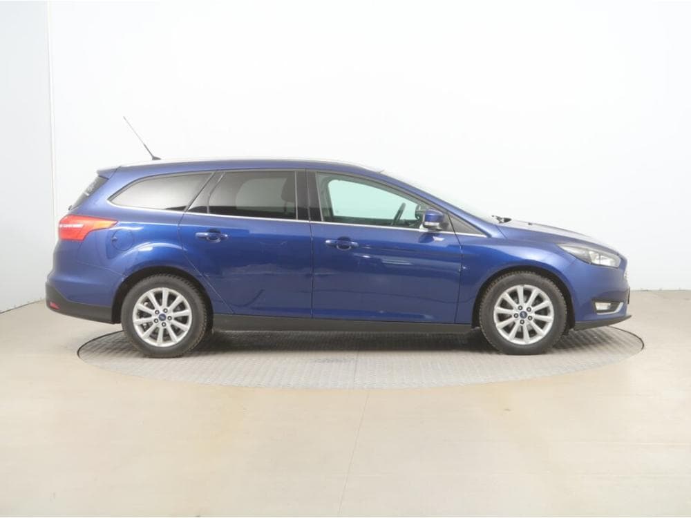 2017 Ford FOCUS - 11