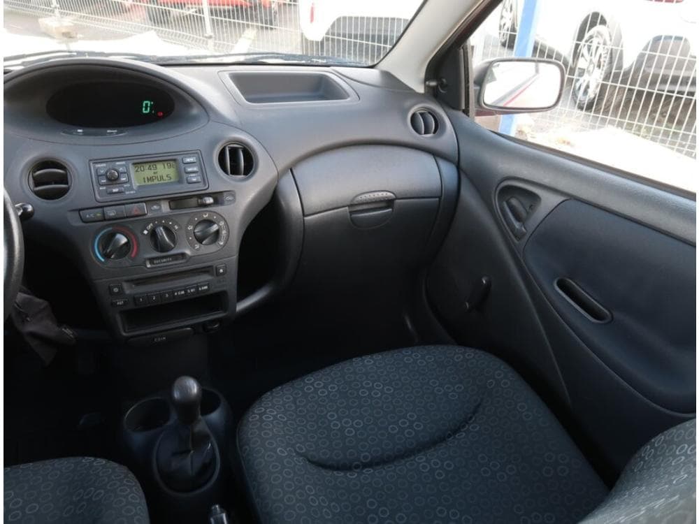 2006 Toyota YARIS - 22