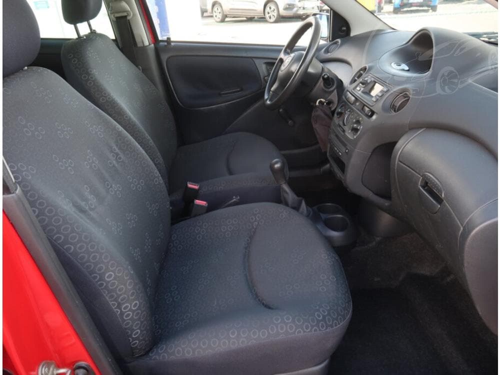 2006 Toyota YARIS - 25