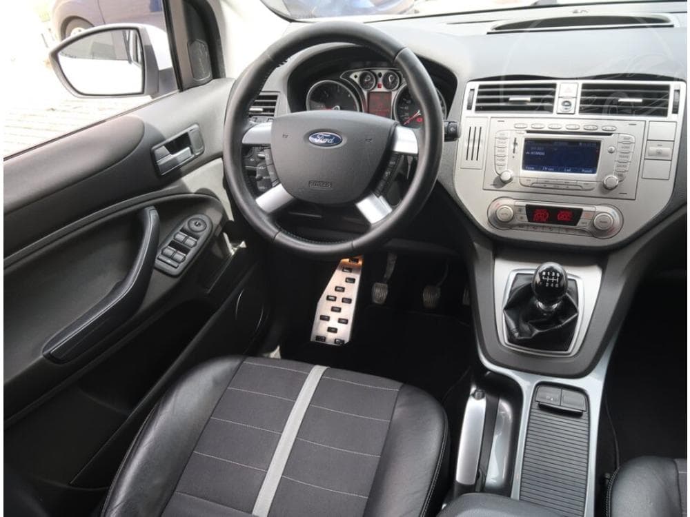 2010 Ford KUGA - 13