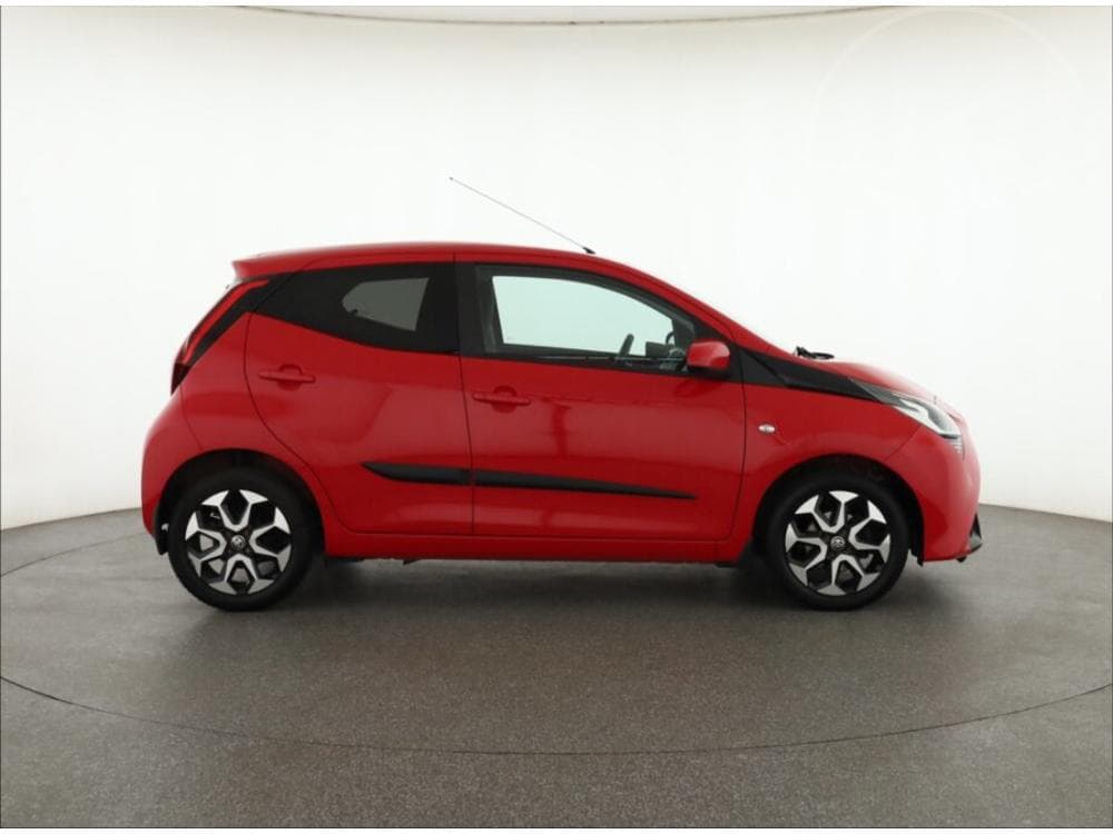 2018 Toyota AYGO - 11