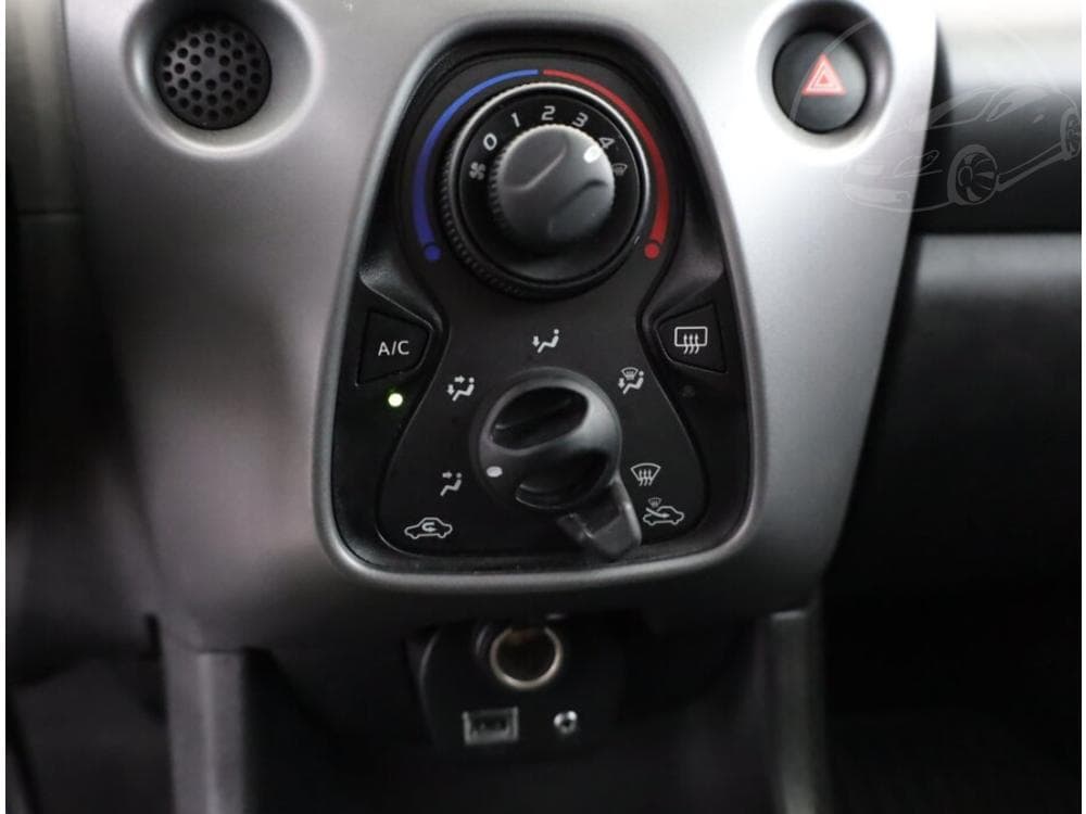2018 Toyota AYGO - 17