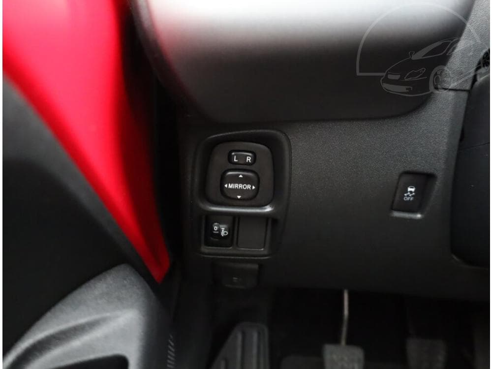 2018 Toyota AYGO - 25